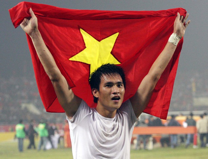 Khoảnh khắc không thể nào quên, Công Vinh với bàn thắng đi vào lịch sử bóng đá Việt Nam, giúp đội tuyển Việt Nam lần đầu tiên vô địch AFF Cup.